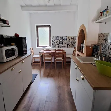 Kali-lak Vendeghaz * Köveskál