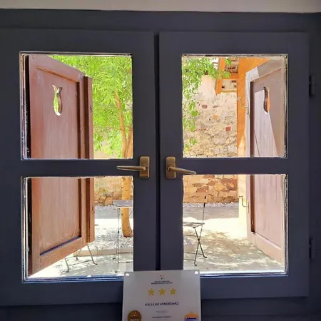 Kali-lak Vendeghaz * Köveskál