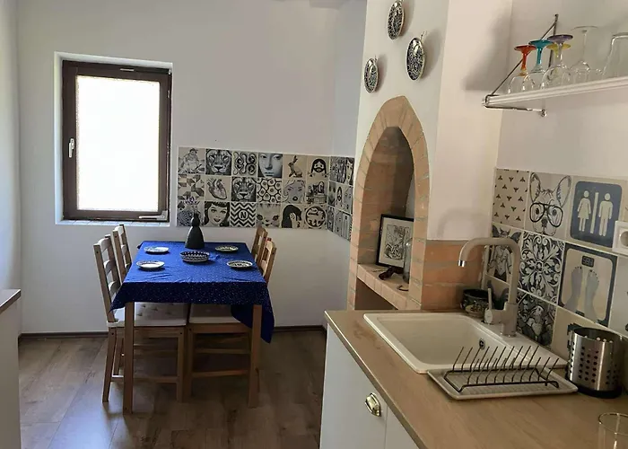 Kali-lak Vendeghaz * Köveskál